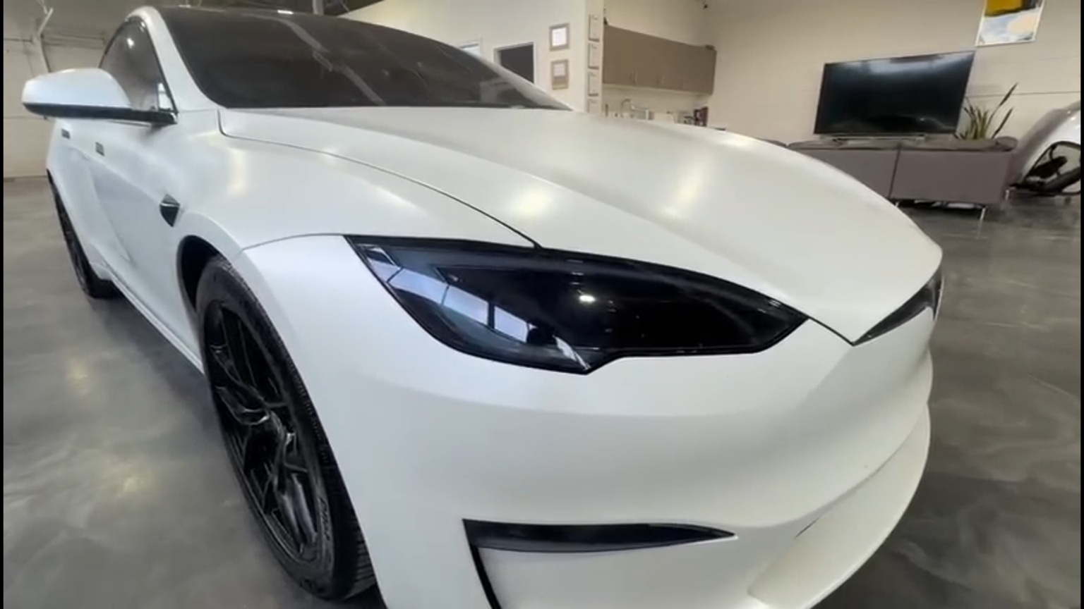 2023 Tesla Model S Plaid