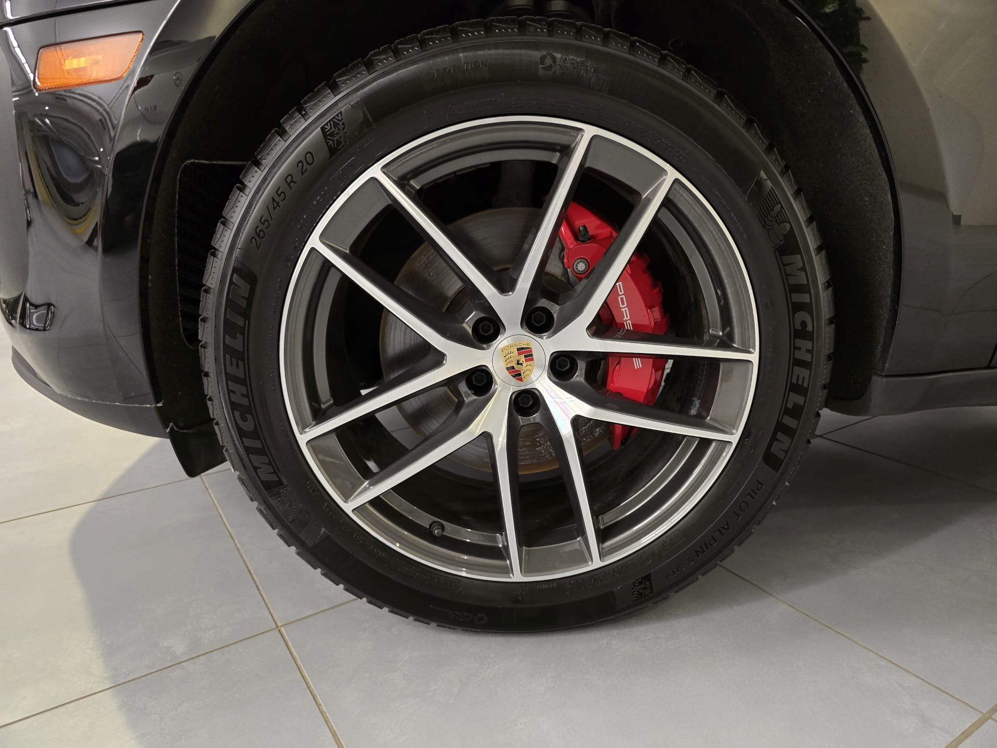 2025 Porsche Macan S AWD