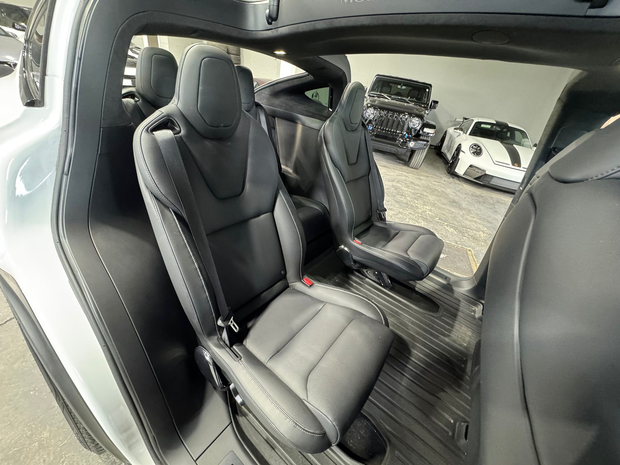 2022﻿ ﻿Tesla﻿ ﻿Model X﻿ ﻿PLAID﻿