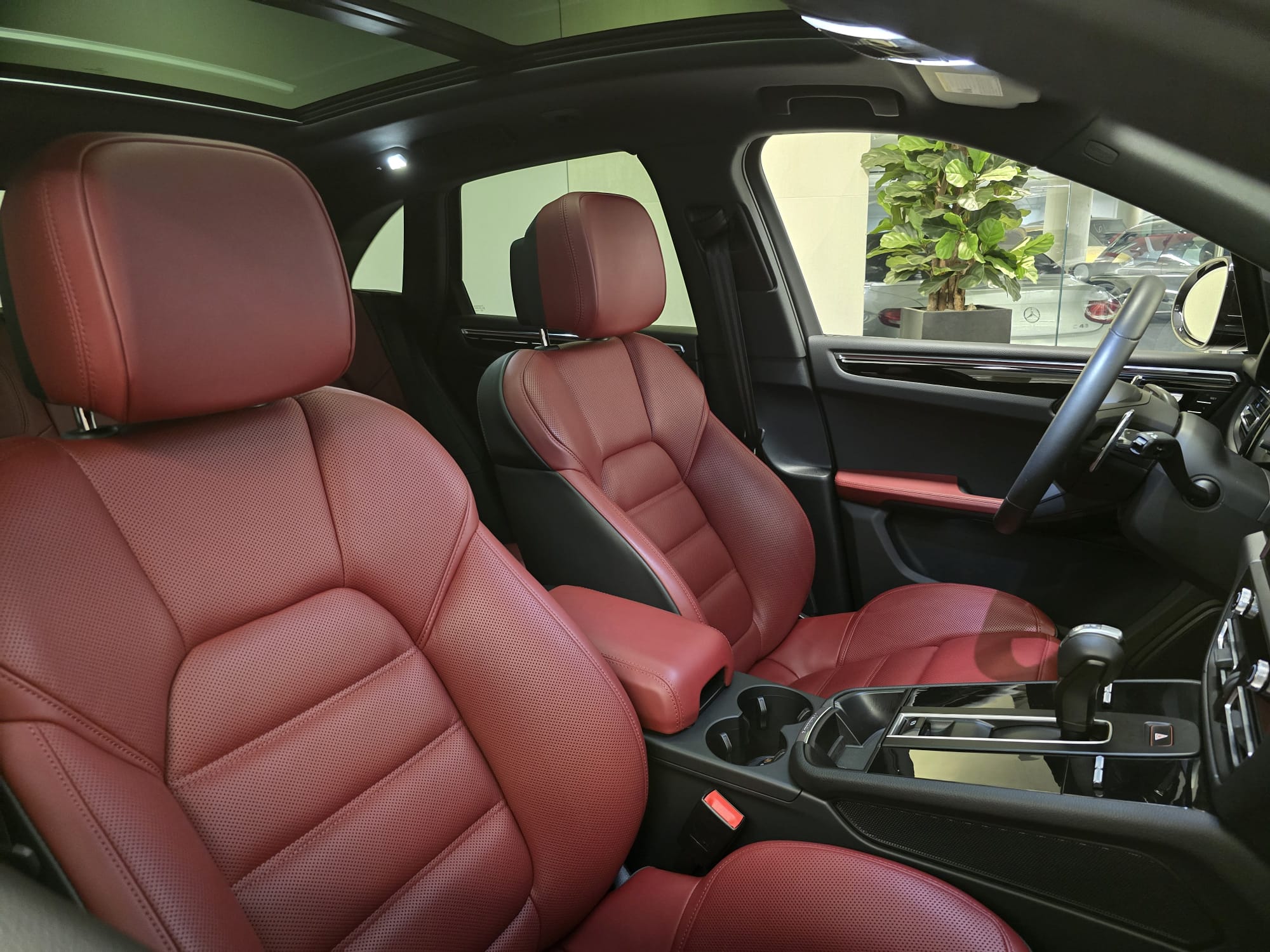 2025 Porsche Macan S AWD