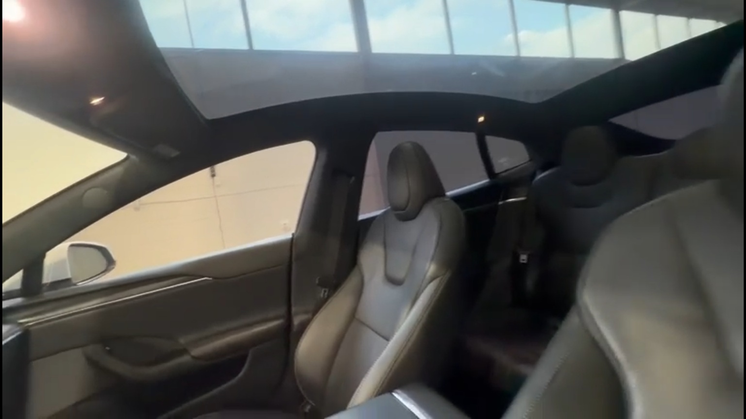 2023 Tesla Model S Plaid