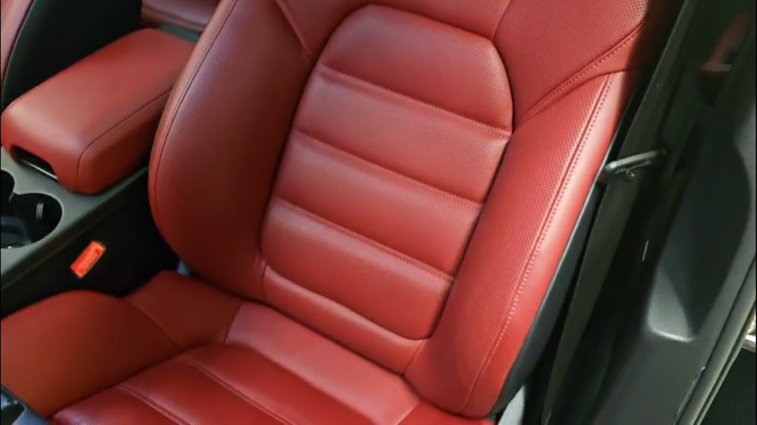 2025 Porsche Macan S AWD