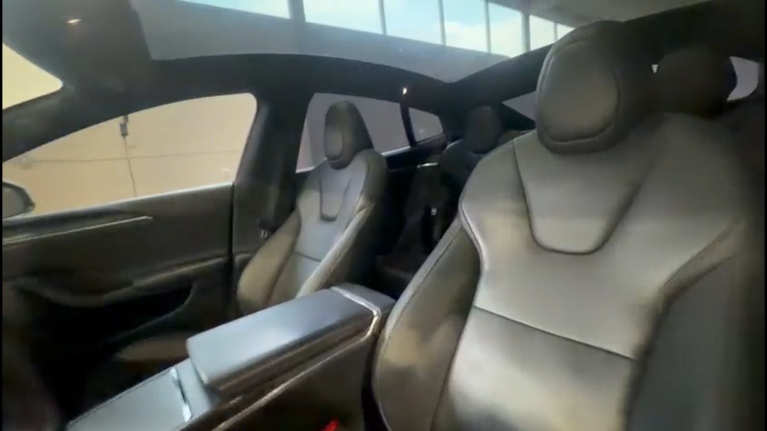 2023 Tesla Model S Plaid