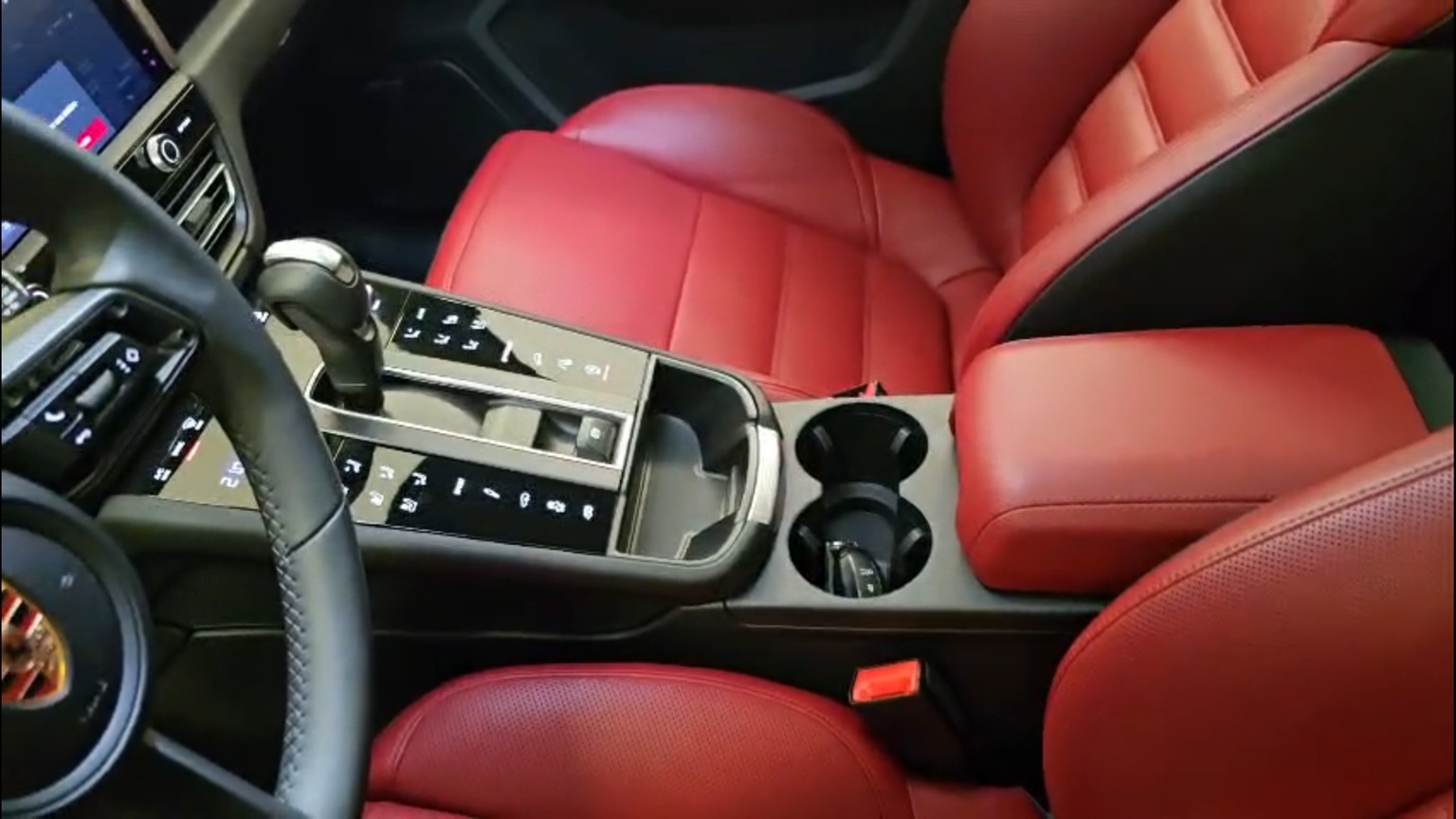 2025 Porsche Macan S AWD