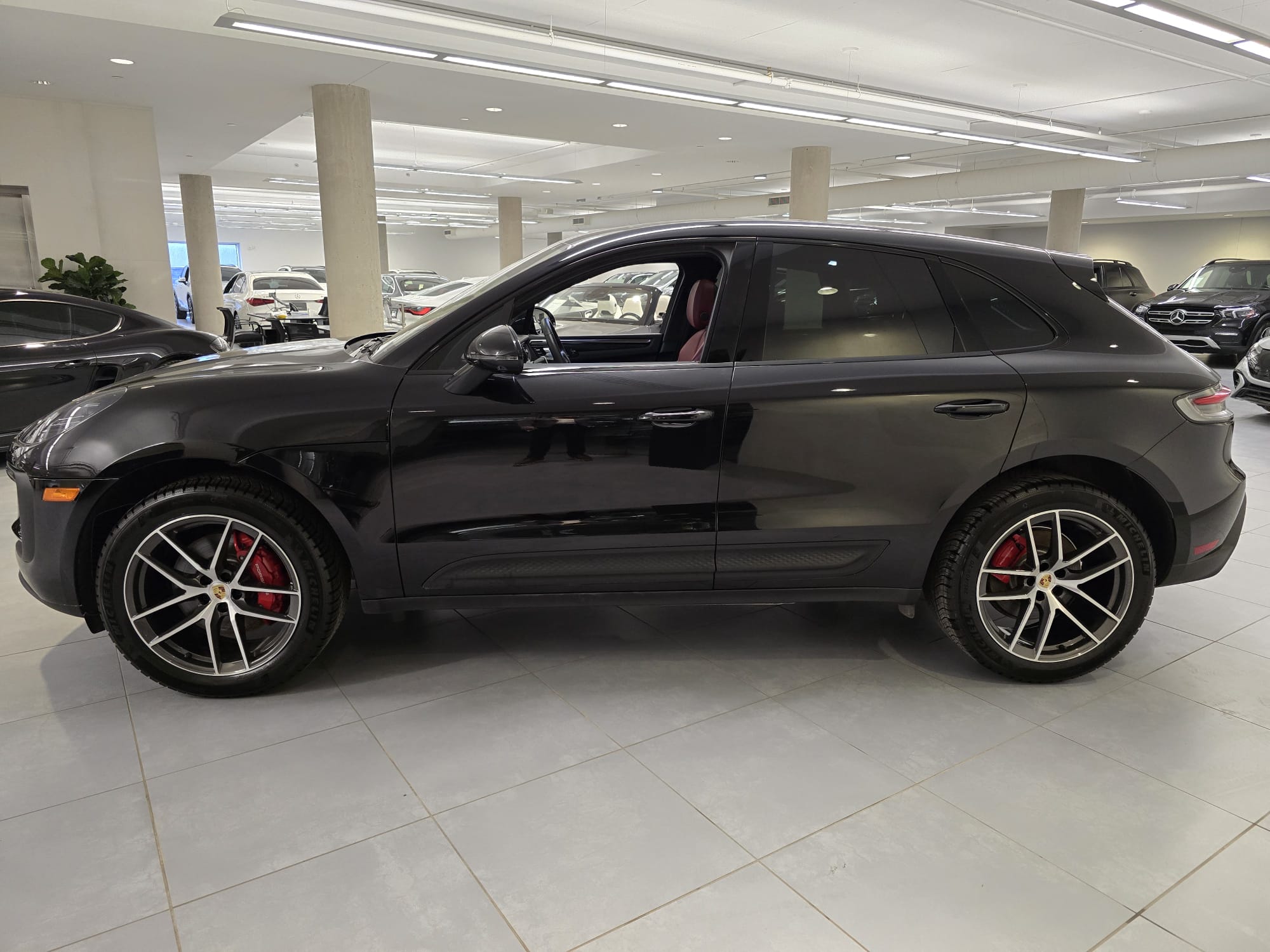 2025 Porsche Macan S AWD