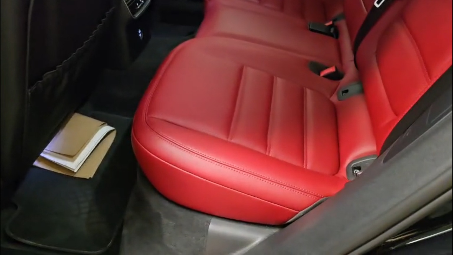 2025 Porsche Macan S AWD