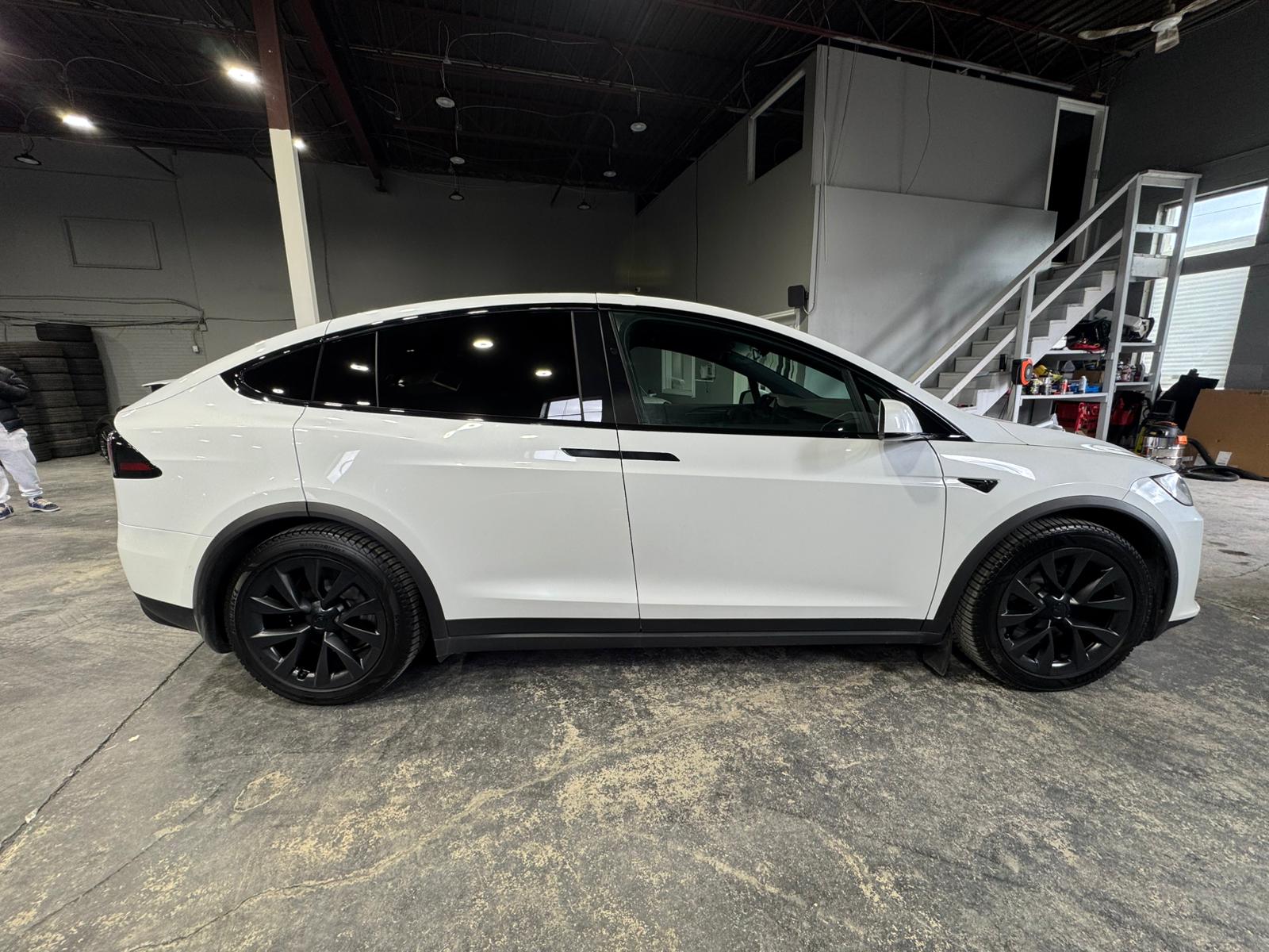 2022﻿ ﻿Tesla﻿ ﻿Model X﻿ ﻿PLAID﻿