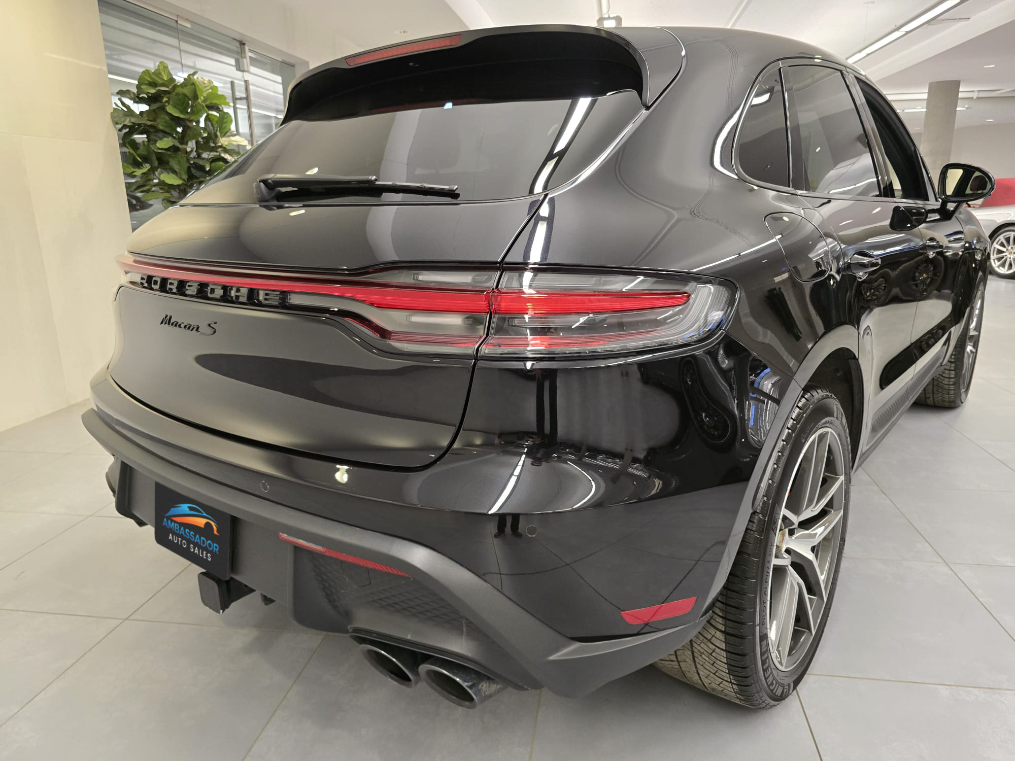 2025 Porsche Macan S AWD
