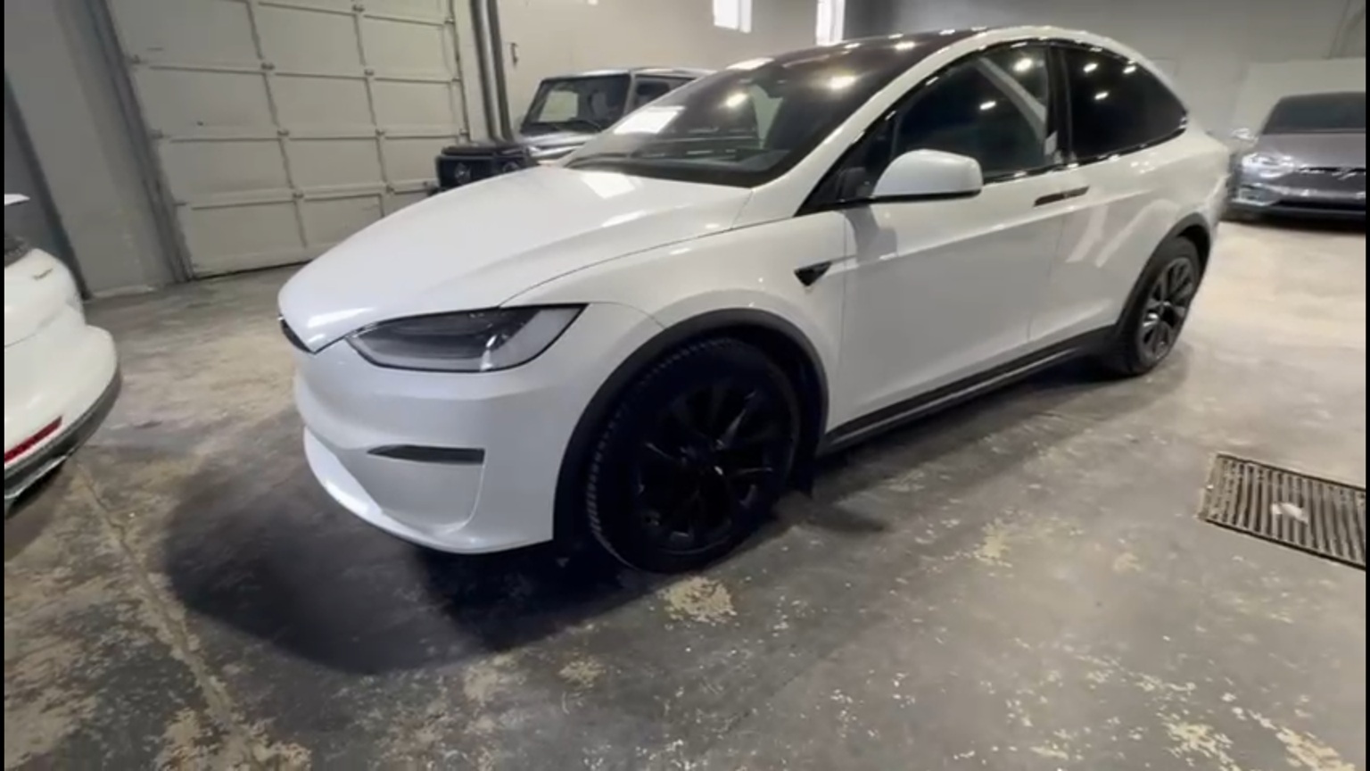 2022﻿ ﻿Tesla﻿ ﻿Model X﻿ ﻿PLAID﻿