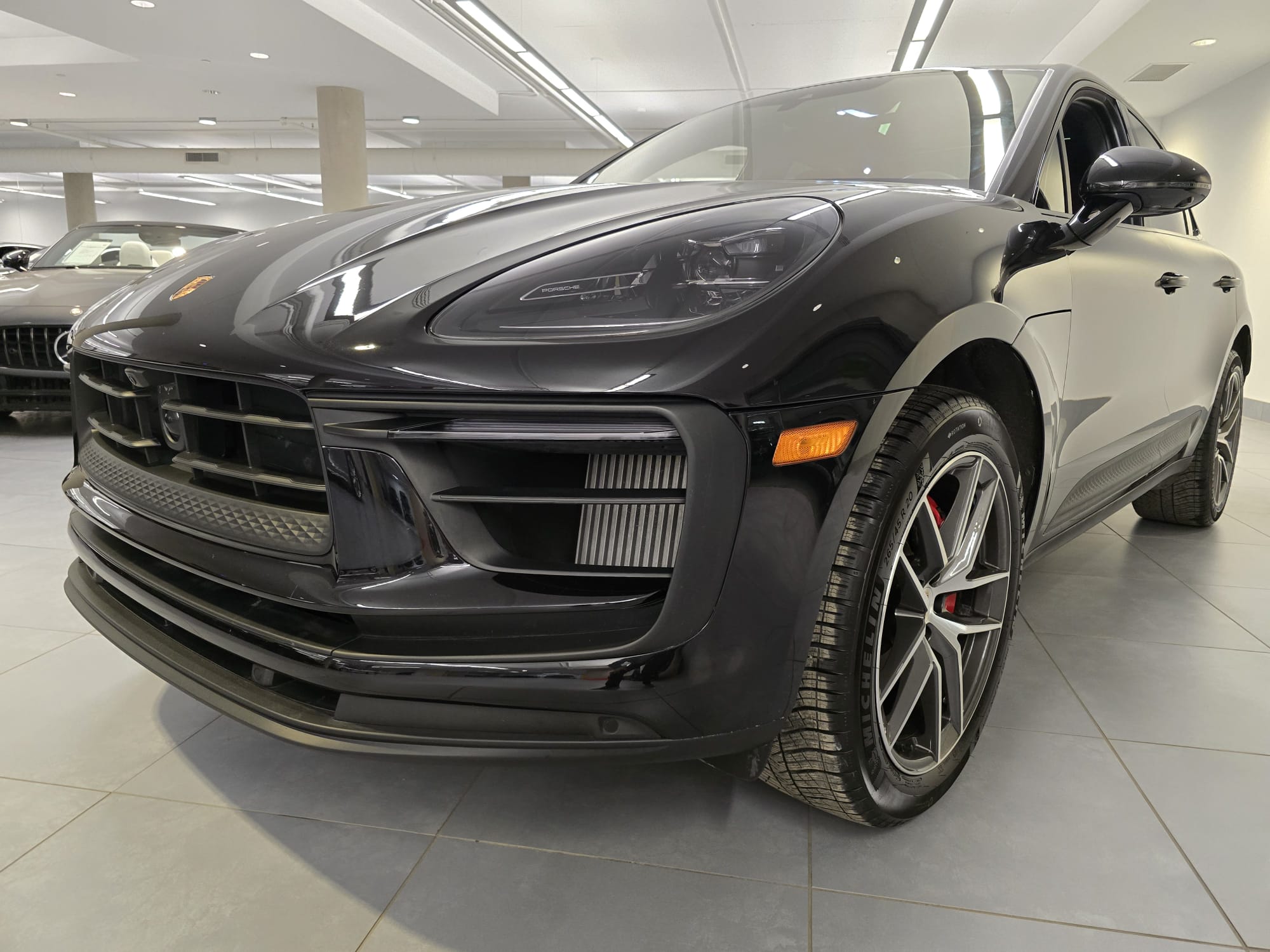 2025 Porsche Macan S AWD